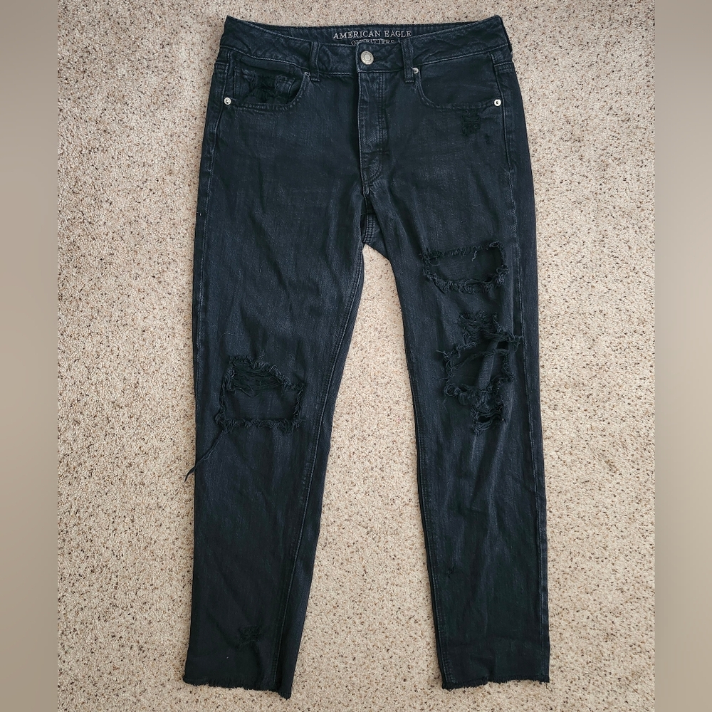 American Eagle Tomgirl Distressed Jeans
